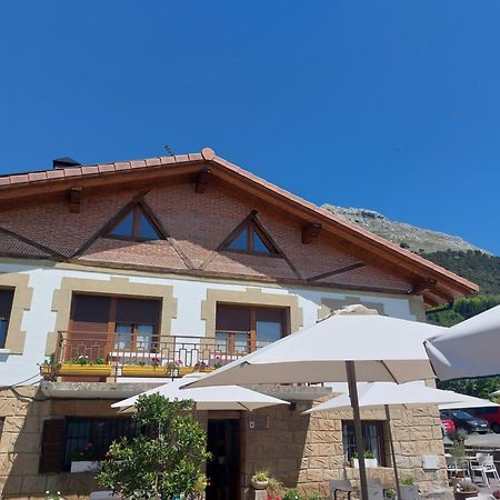 Pension Uxarte Arrasate/Mondragon Extérieur photo