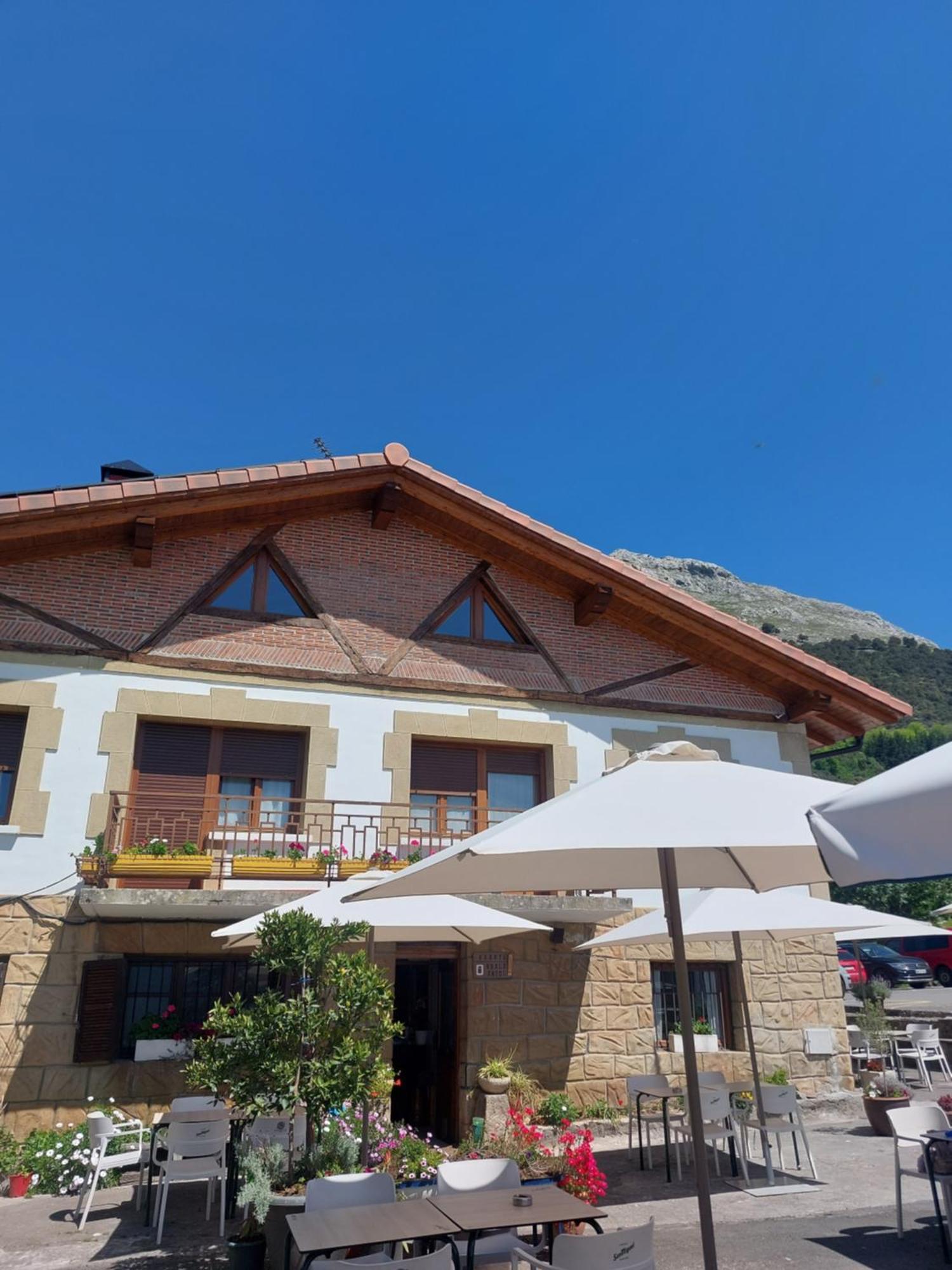 Pension Uxarte Arrasate/Mondragon Extérieur photo